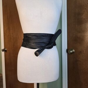 ASOS DESIGN Curve Leather obi waist belt